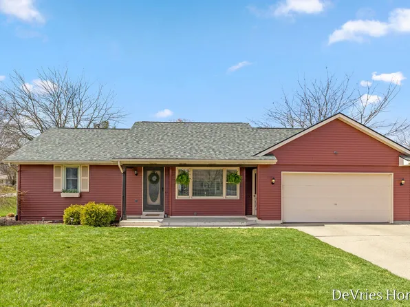 7343 Sandelwood St, Jenison, MI 49428