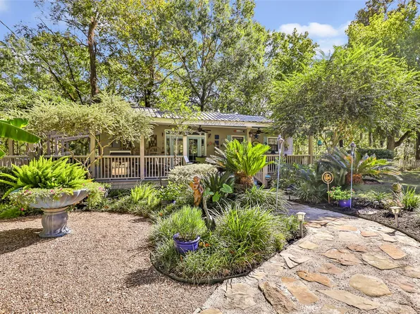 141 Walnut Dr, Coldspring, TX 77331