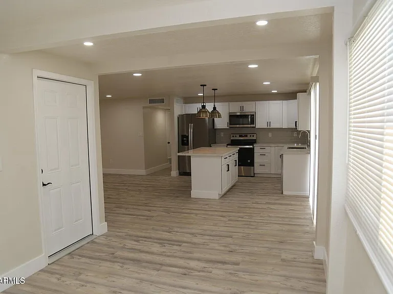 3737 E Eugie Ave — Photo 9