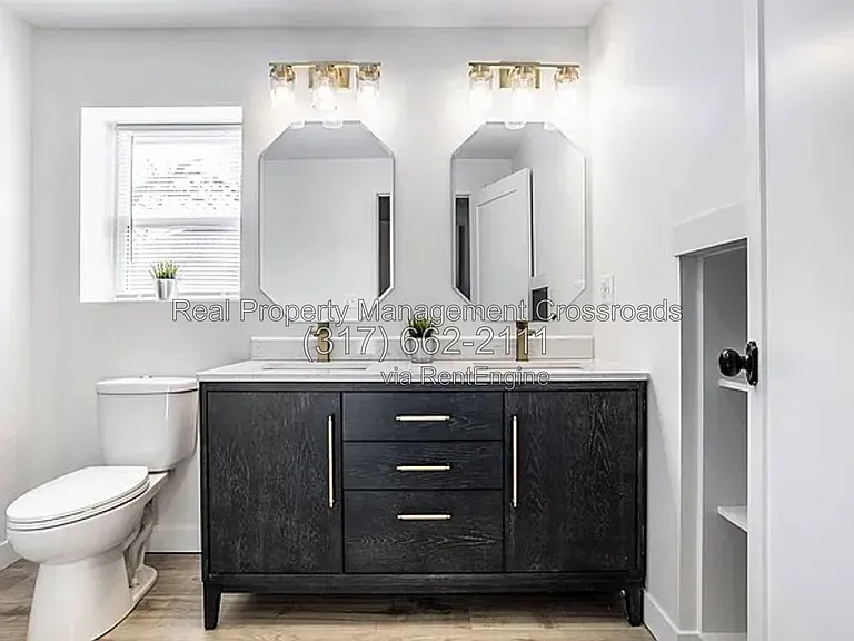 849 N Oakland Ave — Photo 29