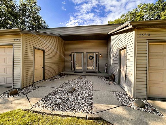 2nd image of 2590 Cherrywood Ln