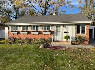 1934 Kiest Ave, Northbrook, IL 60062