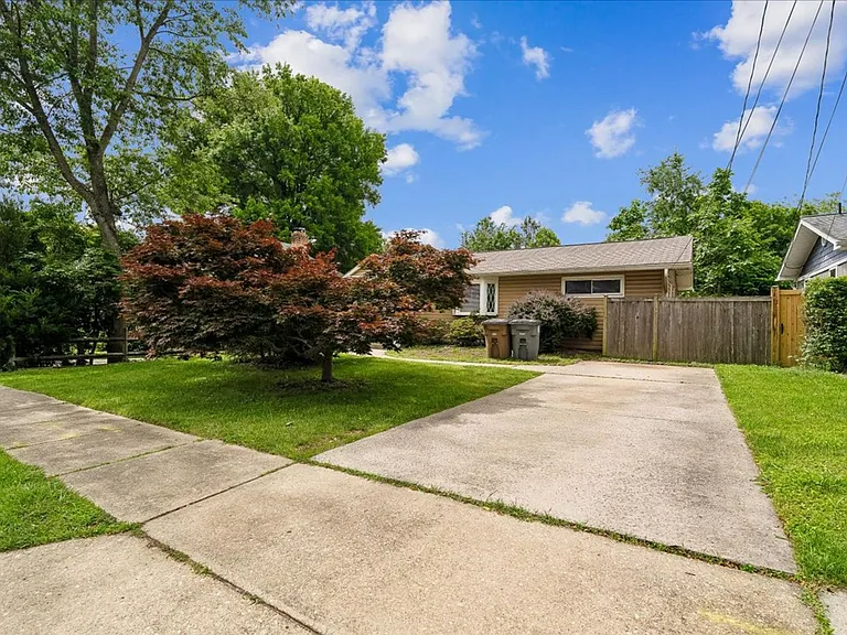 727 Grandin Ave — Photo 2