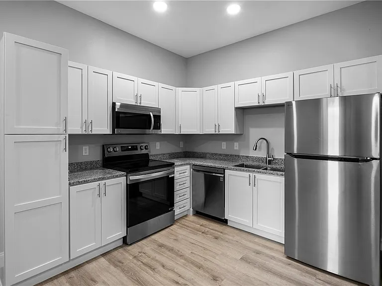 1801 S Staples St — Photo 13