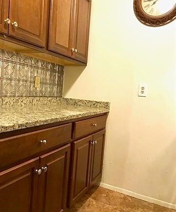 3rd image of 62 Crescent Pl APT 3D