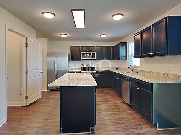 4th image of 102 Dietz Dr