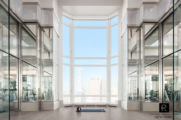 Rented by R New York | media 38