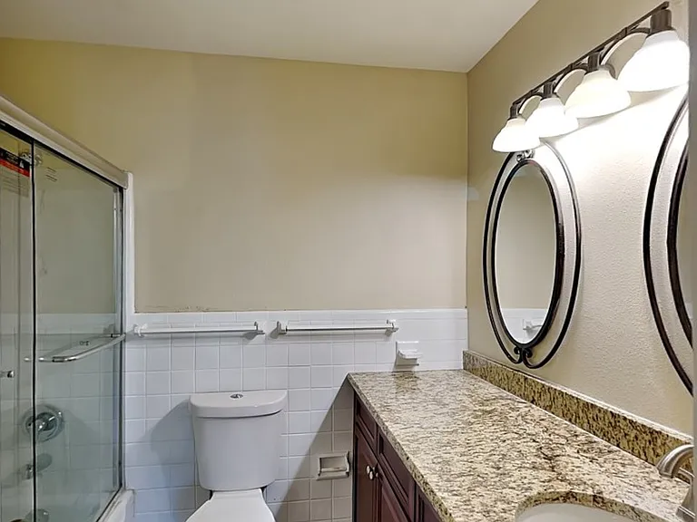 2512 Sea Breeze Ct — Photo 12