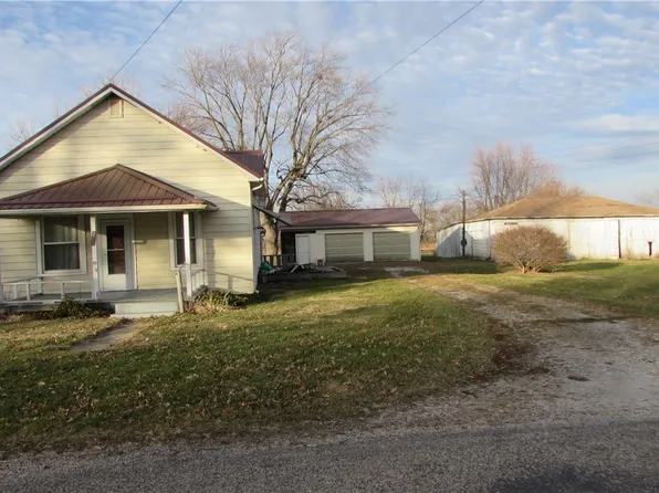 205 E Elwood St, Ridge Farm, IL 61870