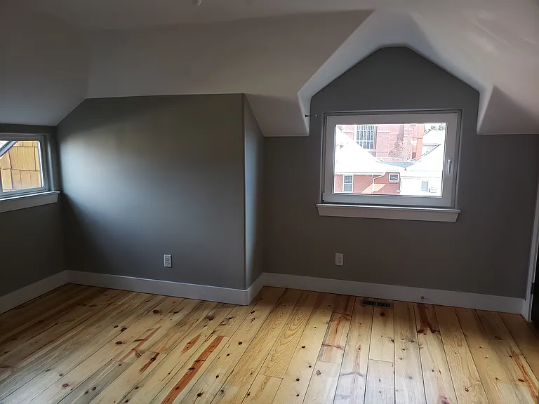 2300 N Vine St — Photo 17