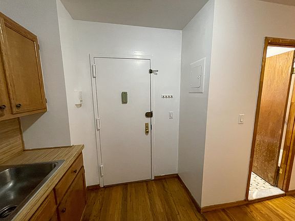 4th image of 341 E 65th St #2RE