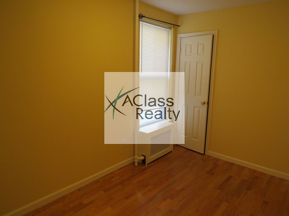 1st image of 2816 47th St APT 2R