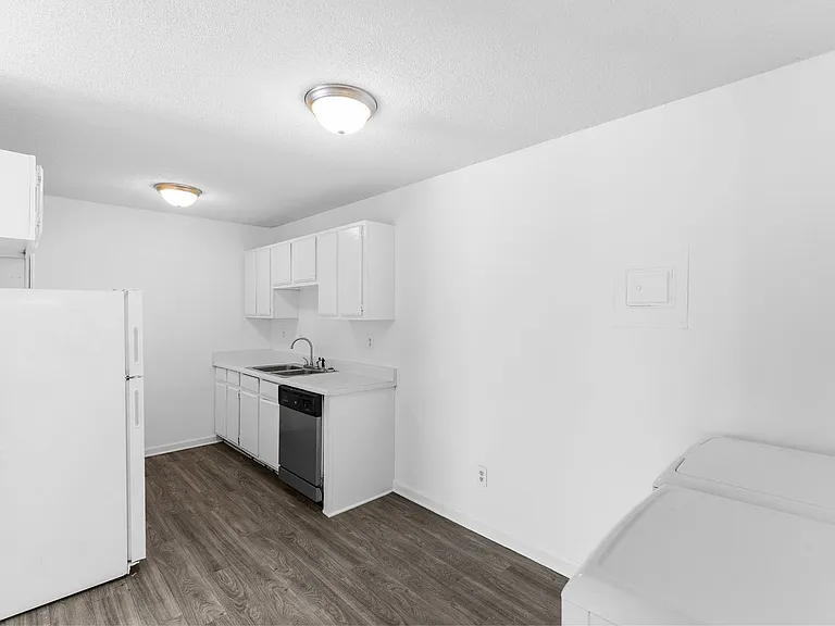 Cedar South — Photo 17