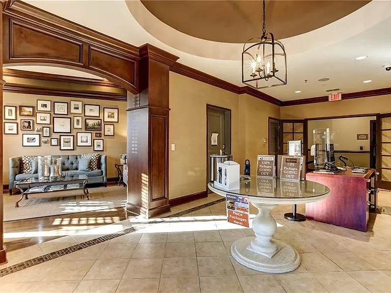 900 Abernathy Rd NE — Photo 15