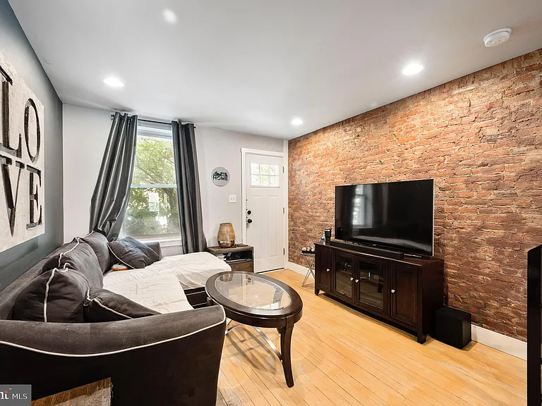 2617 Sepviva St — Photo 4