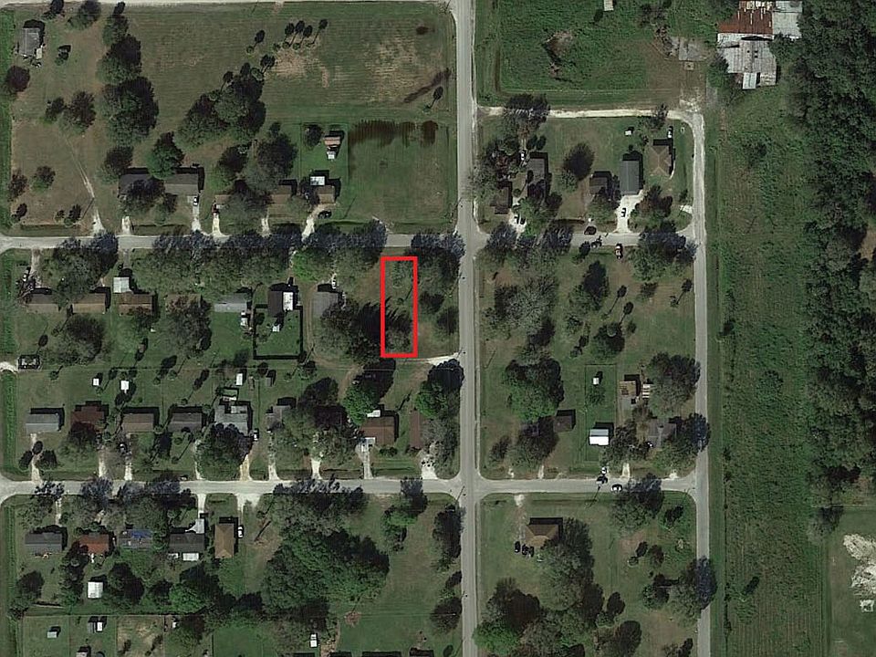 2nd image of 905 NW 12th St #10-24-2
