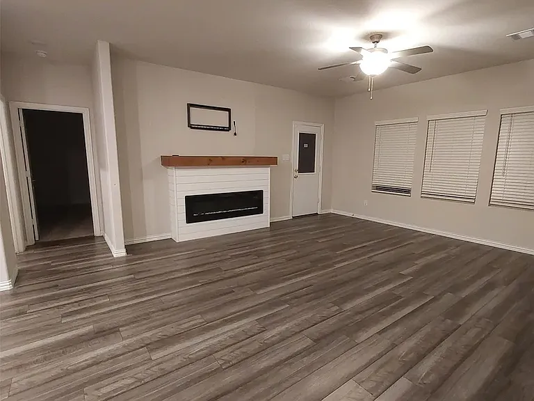 6004 Bailey Way — Photo 7