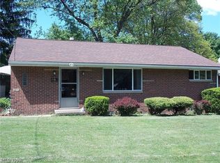 43 Swigart St, Barberton, OH 44203