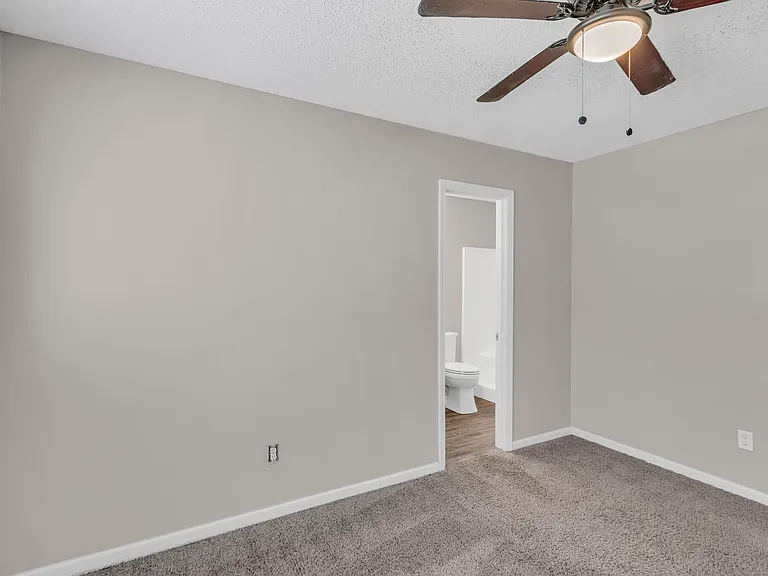 810 N Willie St — Photo 11