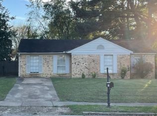 2585 Meadowbrook Dr, Horn Lake, MS 38637