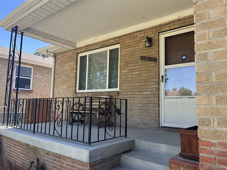 4243 Wyandot St — Photo 2