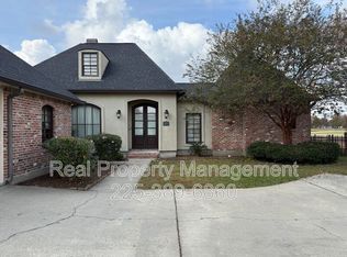 917 Fairwinds Ave, Zachary, LA 70791