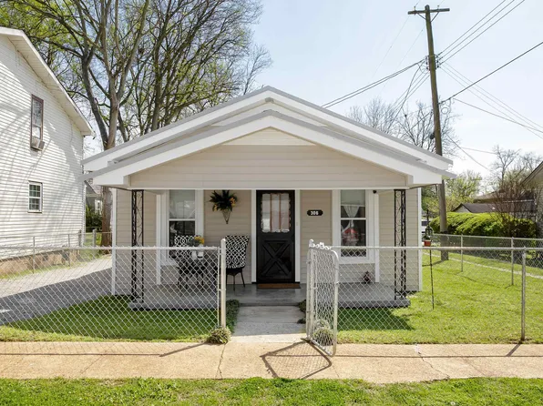 306 E 8th St, Sheffield, AL 35660