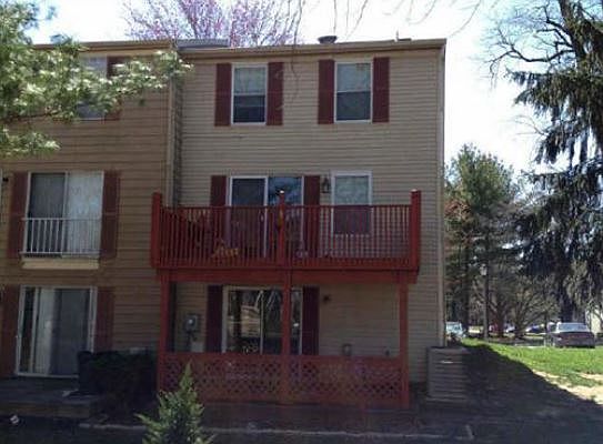 2nd image of 19 Abbott Farm Ct
