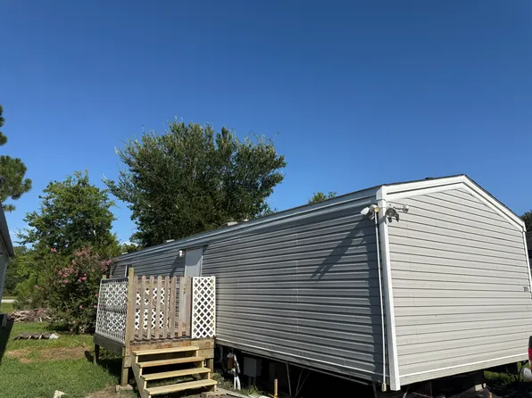 205 County Road 547, Angleton, TX 77515