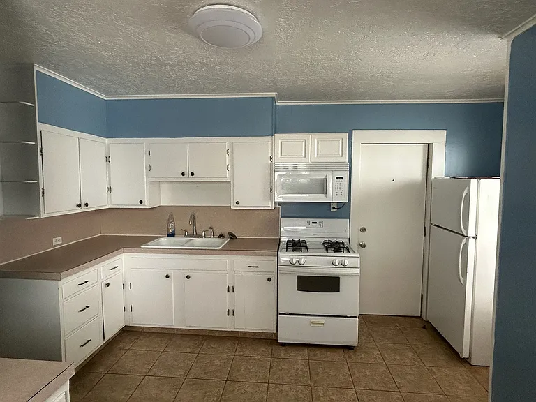 165 E Main St #1 — Photo 6