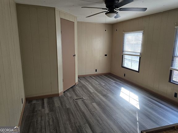 3rd image of 124 Puckett Rd SE