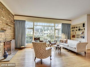 8204 Woodhaven Blvd, Bethesda, MD 20817