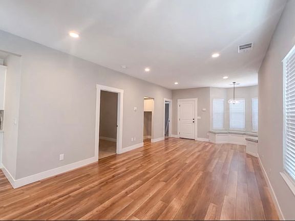 5th image of 3211 San Jose Way