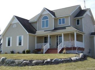 6599 Robb Rd, Fowlerville, MI 48836