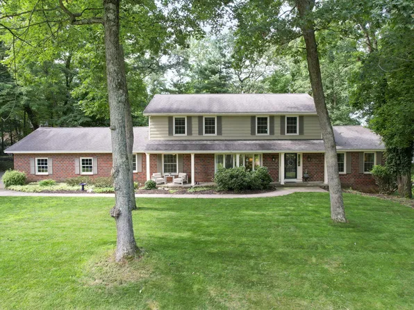 2537 Shadowbrook Dr SE, Grand Rapids, MI 49546