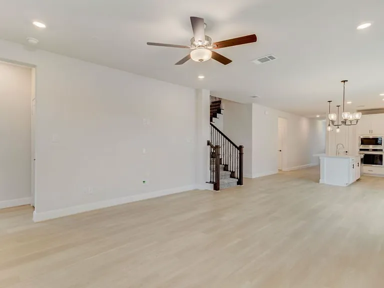 2623 Suncadia Ln — Photo 11