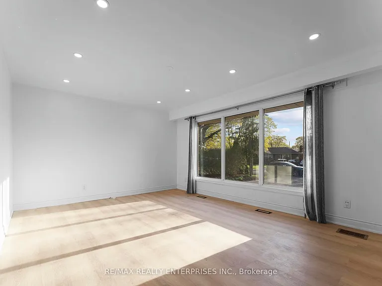 60 Wakelin Ter — Photo 7