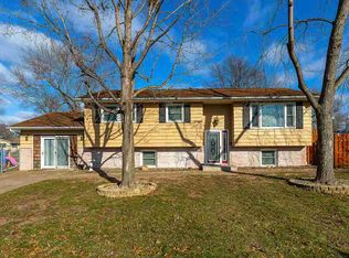 201 E 6th Ave, Colona, IL 61241