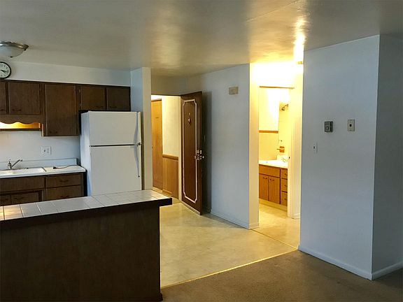 5th image of 148 Lynwood Mnr #2