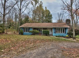 1306 Fairview Rd, Clarks Summit, PA 18411