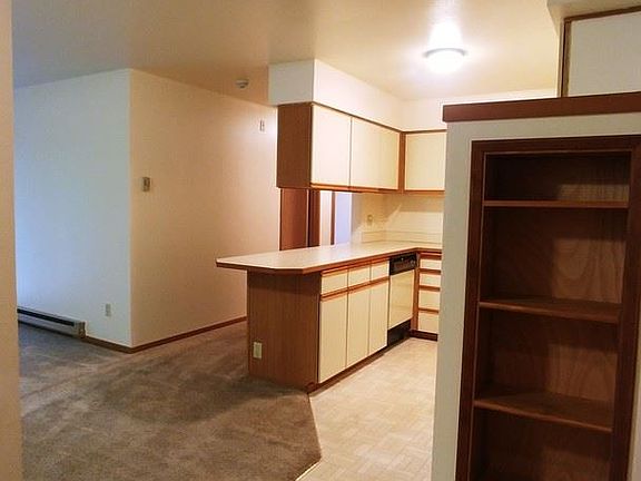 5th image of 16449 Ambaum Blvd S APT 5