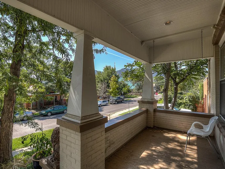 1419 Mapleton Ave — Photo 13