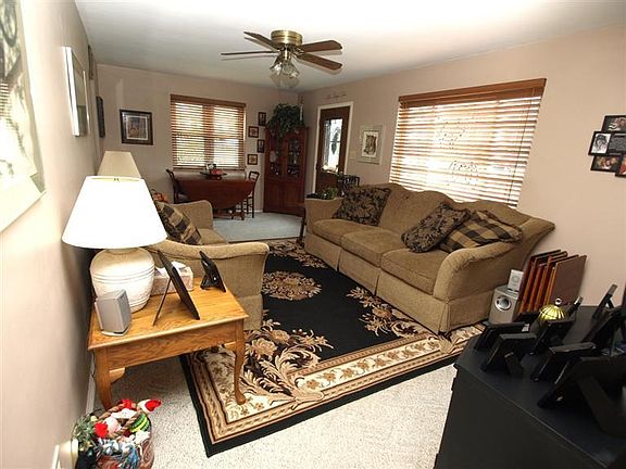 5th image of 4745 Valley Brook Dr