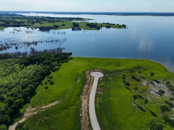 437 Harborside Ter, Windom, TX 75492