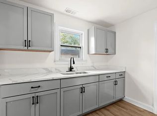 24266 Eureka Ave, Warren, MI 48091