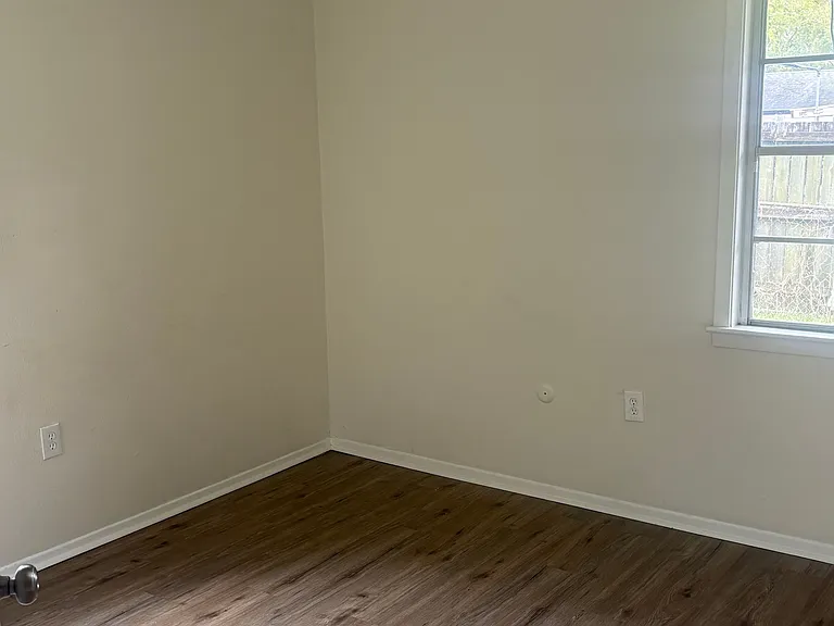 6744 Sumrall Dr — Photo 16