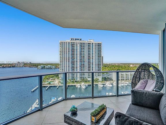 2nd image of 17301 Biscayne Blvd APT 1207
