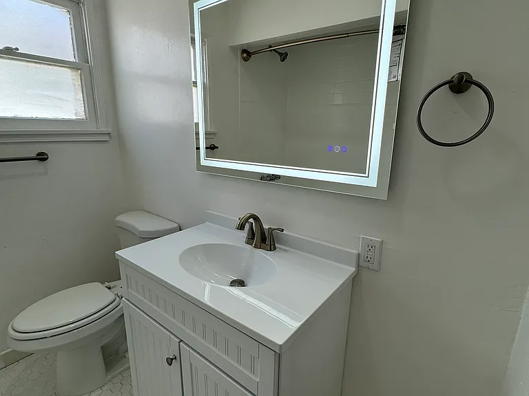 1401 Havenhurst Dr #6 — Photo 24
