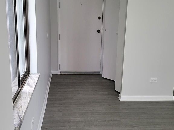 2nd image of 362 W Miner St APT 3C