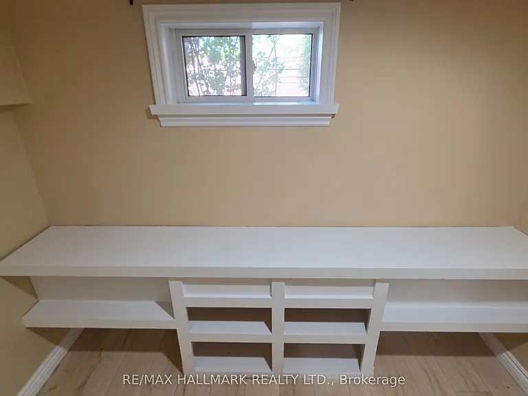 187 Septonne Ave #LOWER LEVEL — Photo 18